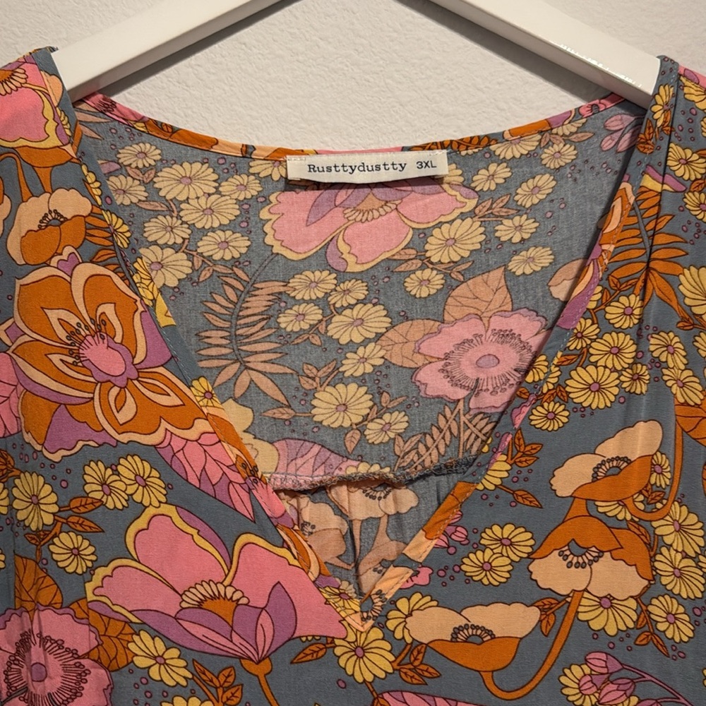 Floral V-Neck Dress - Picture 4 of 4